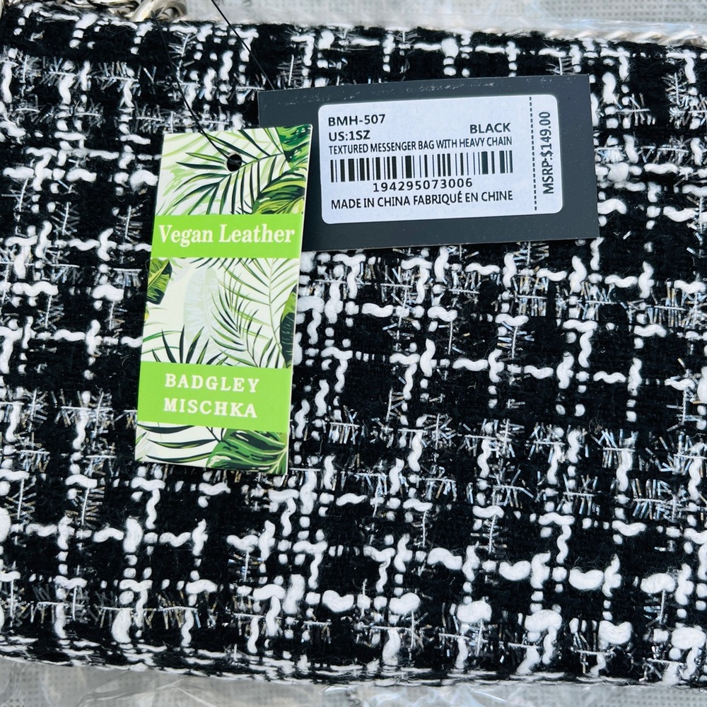 Badgley Mischka NWT Black and White Tweed Clutch - Picture 4 of 4